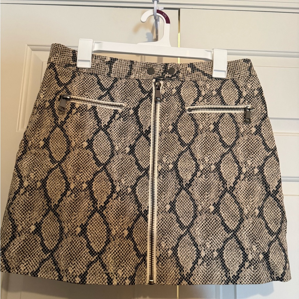 Stylish Snake Print Mini Skirt